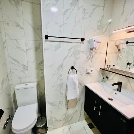 Nova Concierge Aparthotel 巴统 外观 照片